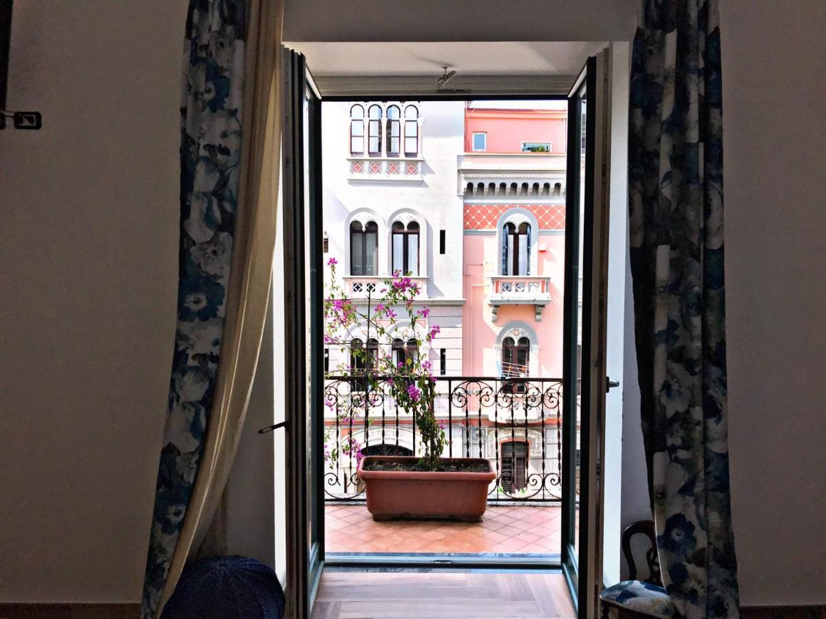 Salerno B&B In Centro ภายนอก รูปภาพ