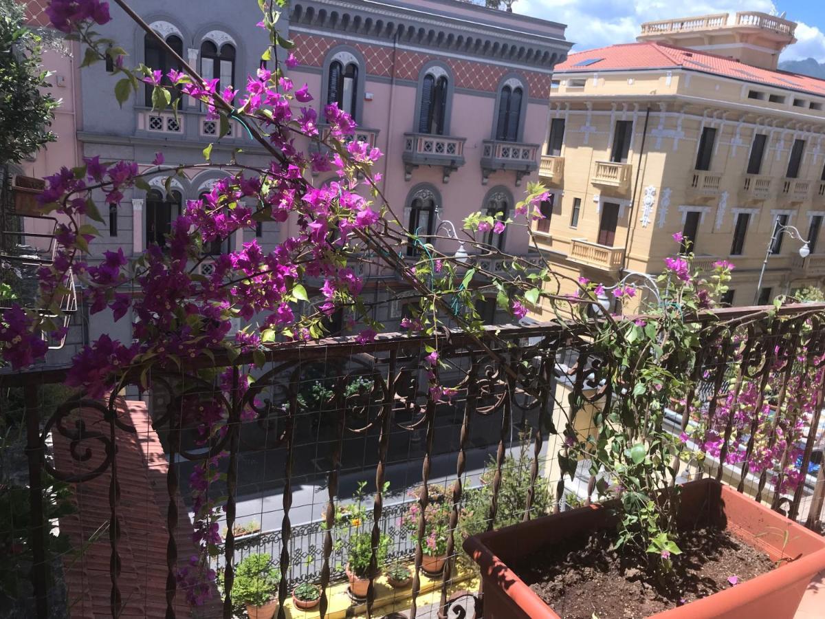 Salerno B&B In Centro ภายนอก รูปภาพ