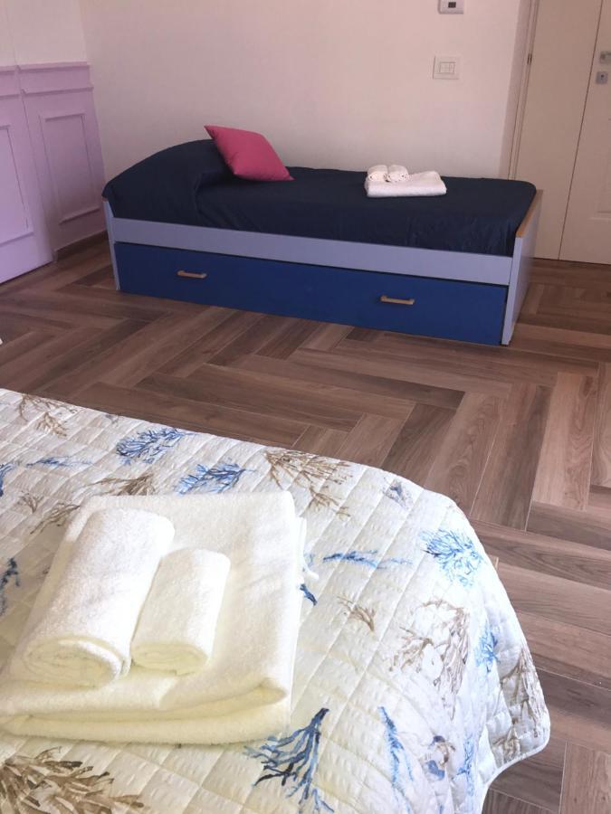Salerno B&B In Centro ภายนอก รูปภาพ