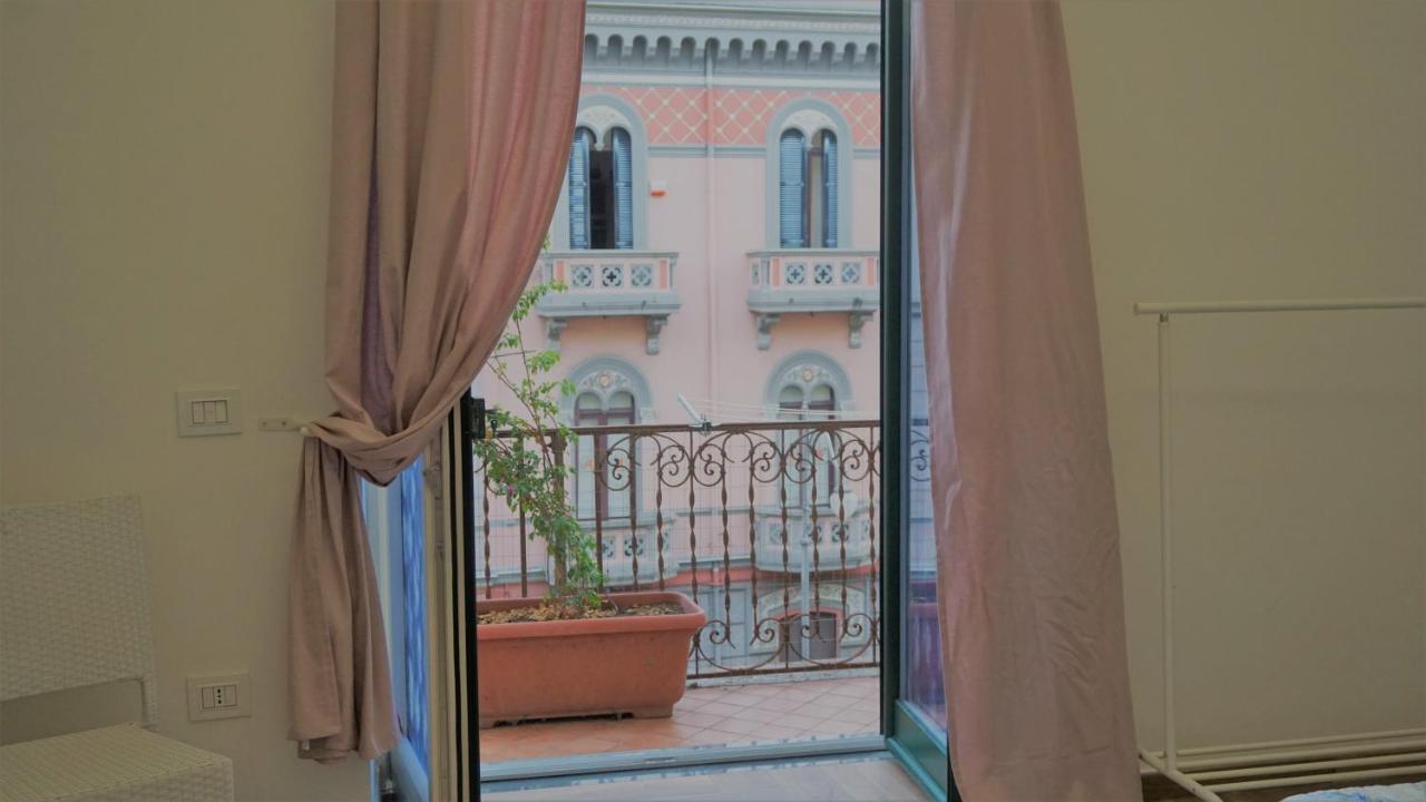 Salerno B&B In Centro ภายนอก รูปภาพ