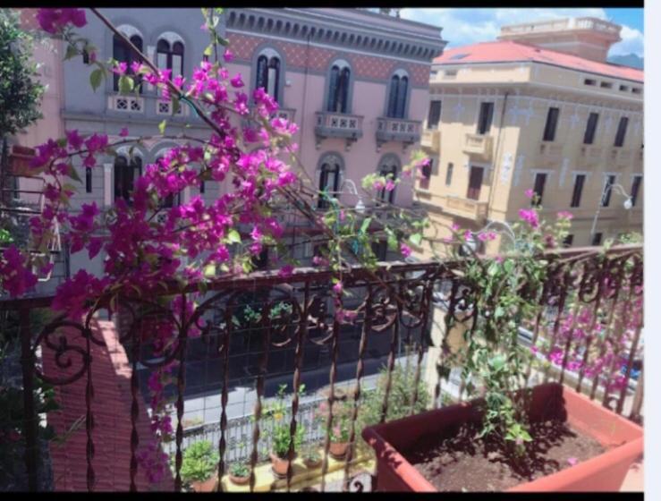 Salerno B&B In Centro ภายนอก รูปภาพ